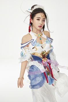 com 张含韵cosplay古装女侠,仙侠十足诠释古典美人 :   张含韵日前