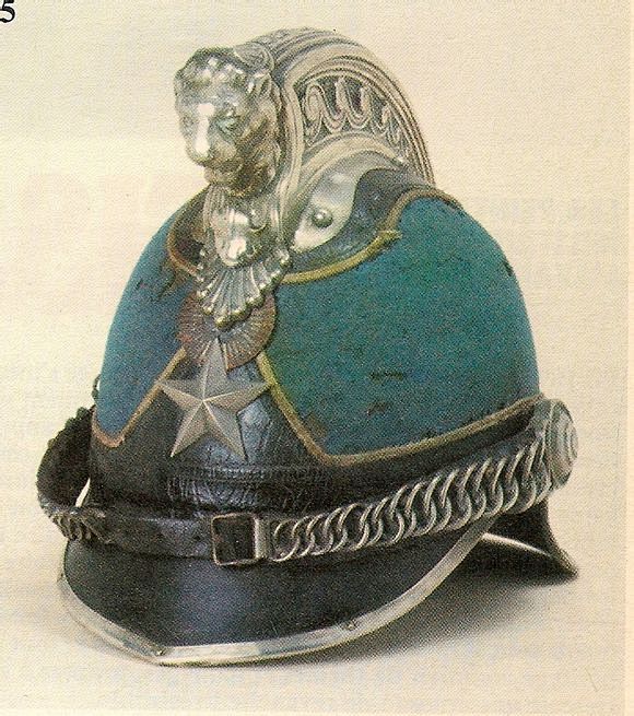 1898年的法国第十一骠骑兵团的骑兵头盔