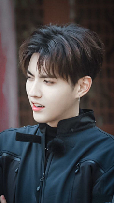 wmpic.me 高清阳光帅气男明星吴亦凡图片大全 m.wmpic.