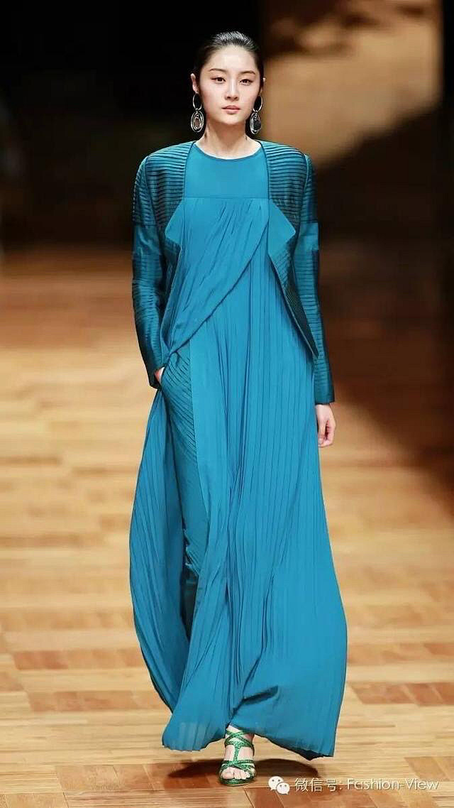 服装色彩控之蓝色