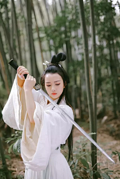 古装人物侠女 ····