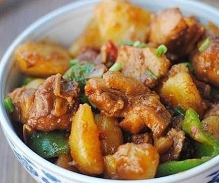 【一见土豆烧料酒】鸡腿洗净加鸡块.蚝油.盐腌香辣莲子心图片