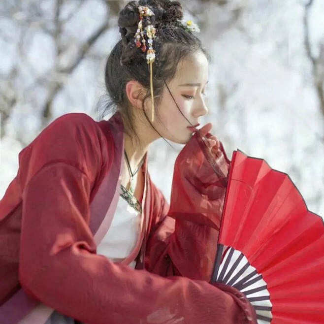 真人古风女优质头像