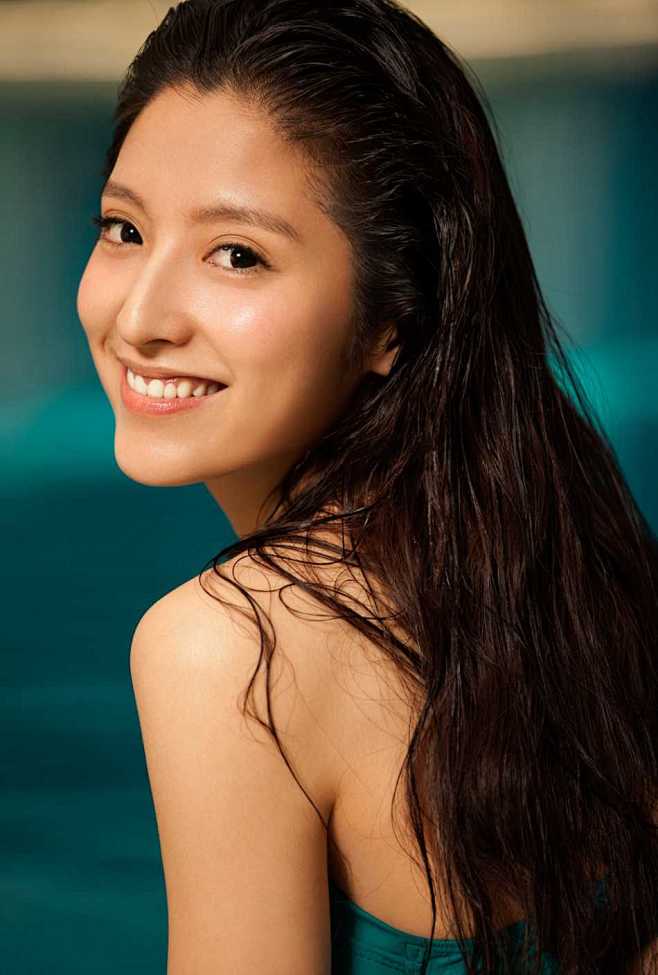 超级女声潘辰性感比基尼写真的有科幻片性感美女图片