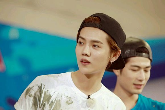 鹿晗☆151002【消息】江苏卫视真心英雄:今晚