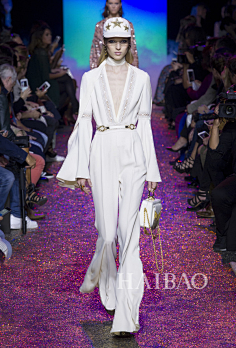 com 2017春夏巴黎时装周:艾莉·萨博 (elie saab) 女装秀 pic.haibao.