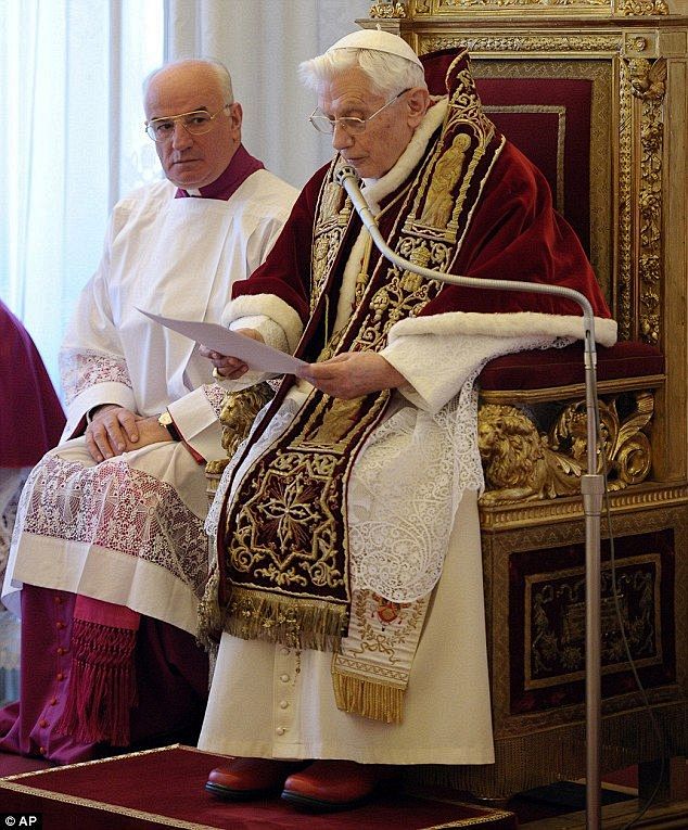 十六世罗马教皇教皇服饰教皇服装教皇服饰图解教皇衣服现任教皇教皇
