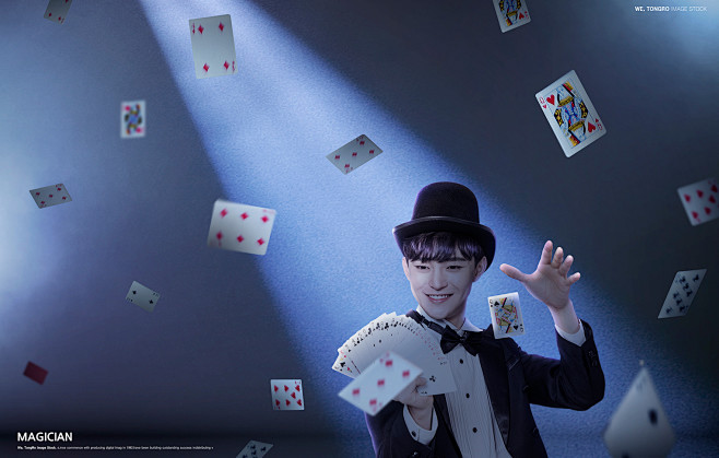 卡牌散飞梦幻新奇魔术戏法魔术主题海报设计psdti219a17401