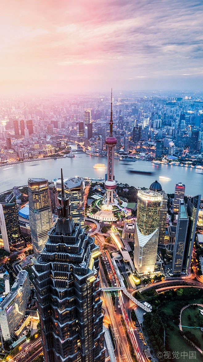摩都天际线上海拥有最多200以上的摩天大厦魔都成为了中国爬楼党的