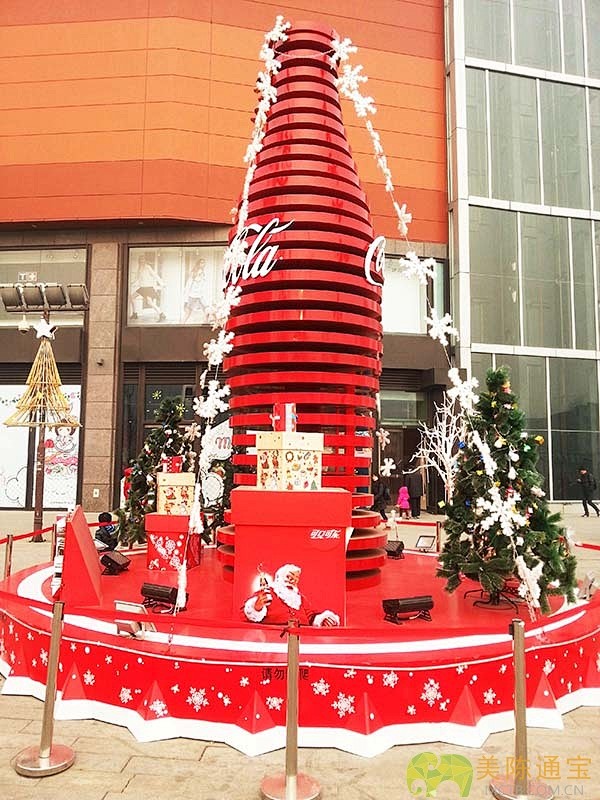 10:48:23可口可乐户外休闲景观雕塑圣诞树主题美陈易小明的两本书同采