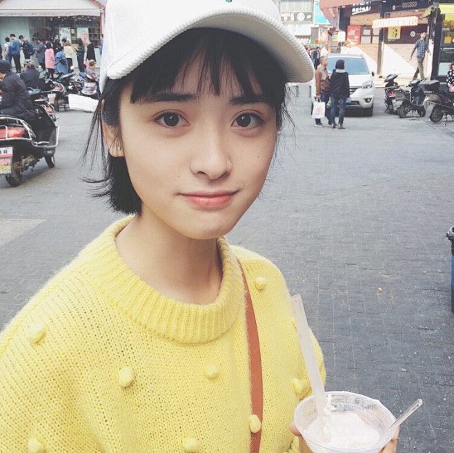 沈月  