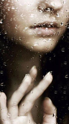 下雨了,我在想你
