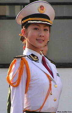 com 中国解放军最年轻漂亮女军官,中国解放军最年轻漂亮女军官着装很