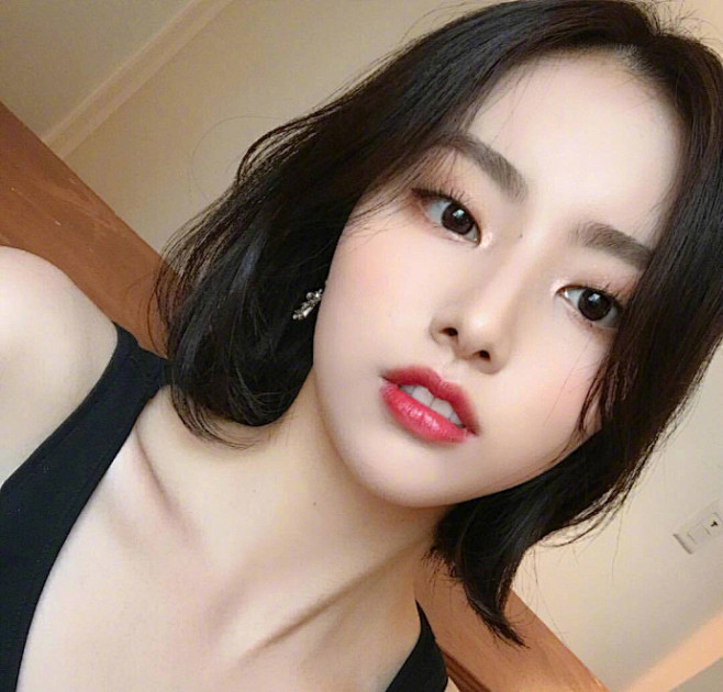 com 单眼皮女生的最佳自拍角度  1 木丙