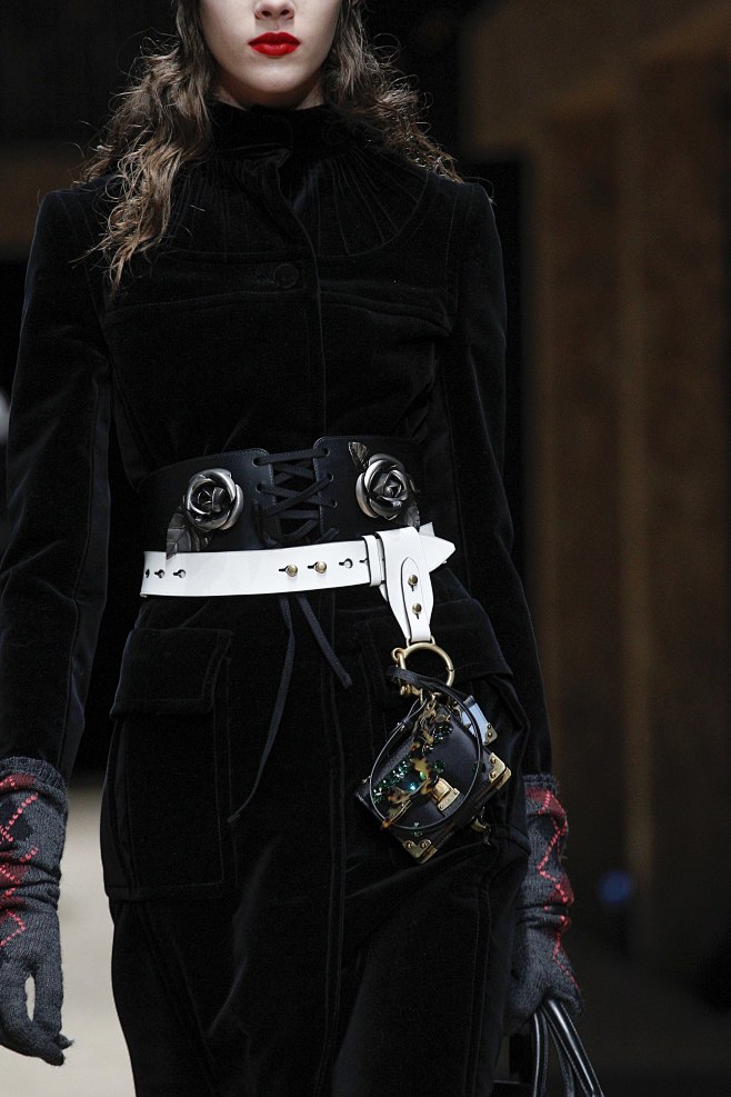 pradafall2016readytowearfashionshowdetailsvogueseedetailphotos