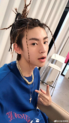 嘻哈萝莉 小鬼