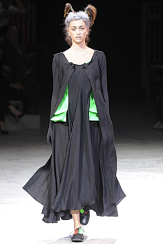 yohji yamamoto s/s 2015┃中式的戏曲神韵,日式的解构缠绕,山本耀司