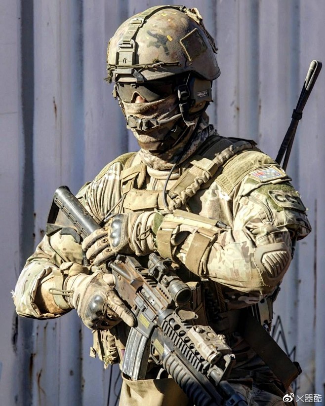 现代军队装备装甲军事兵人枪械特警特种部队