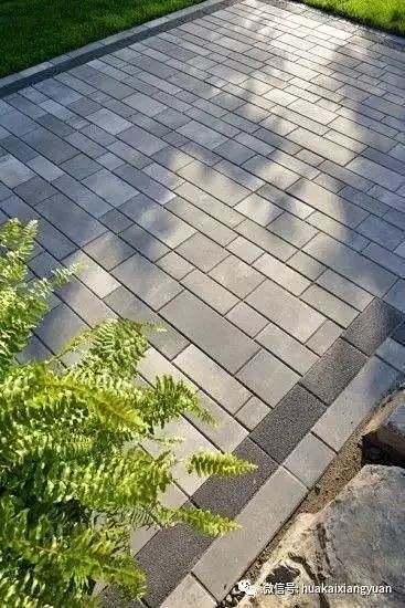 而铺地的铺装形式也对景