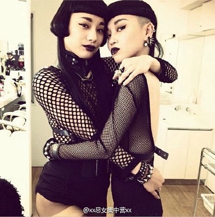 喜欢的一对舞者Aya Bambi,独特暗黑的舞蹈风