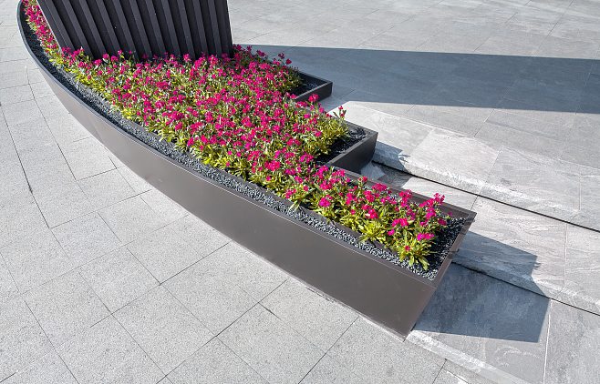 厦门中海世茂府 现代简约 展示区 铺装 台阶 异形种植池 不锈钢板种植