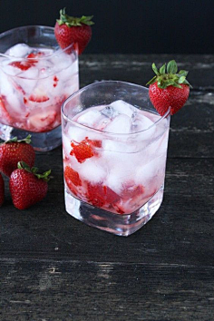 com blue lagoon cocktail:.蓝龙鸡尾酒 pinterest.