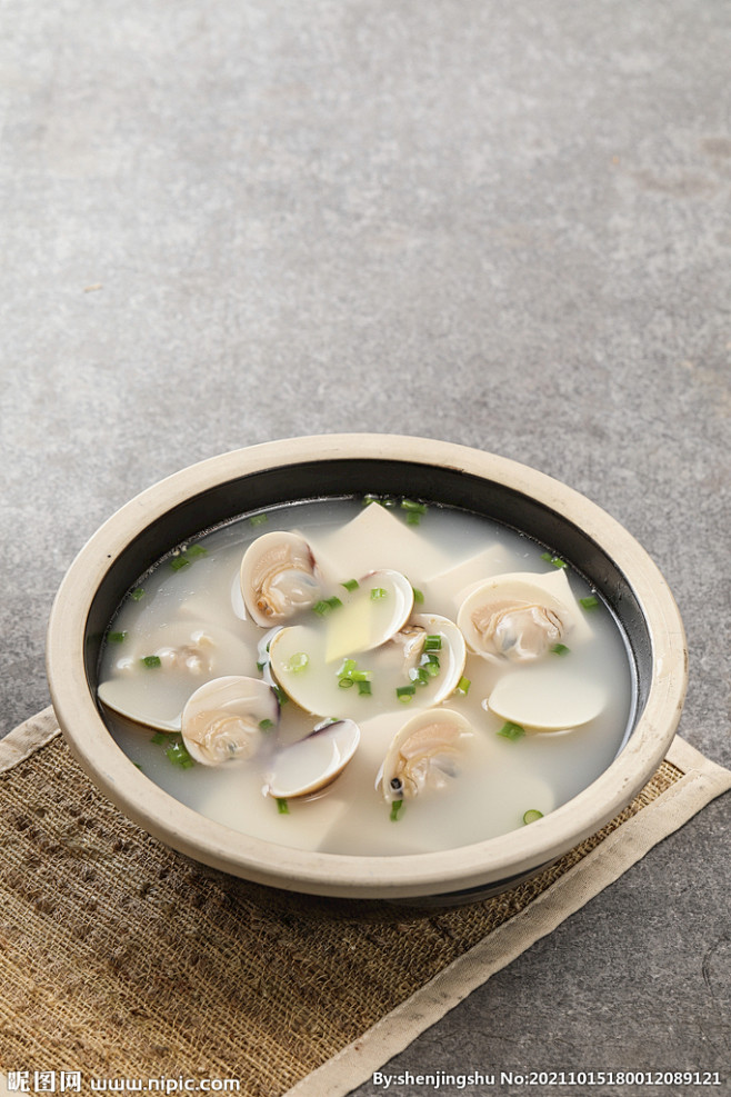 蛤蜊豆腐汤