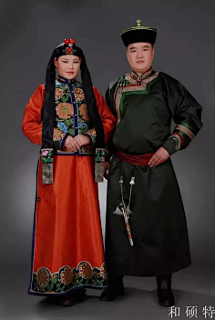蒙古族服饰