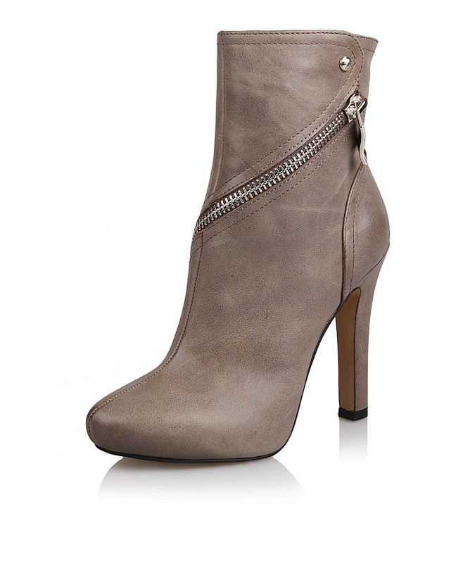 特犬,比特被秒杀,鬣狗毫发未损_天津泰达吧_百