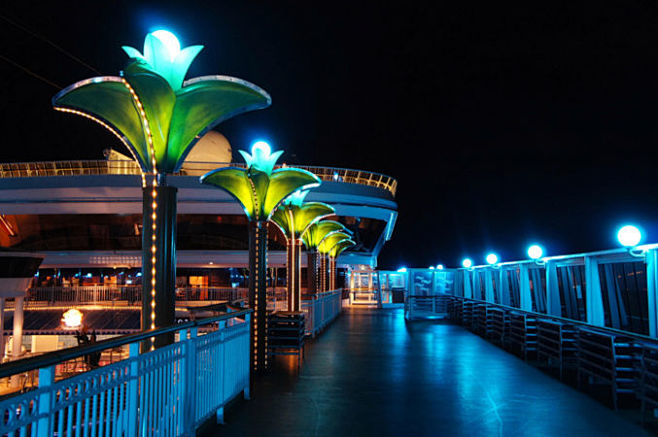 com cruising at night 500px.com