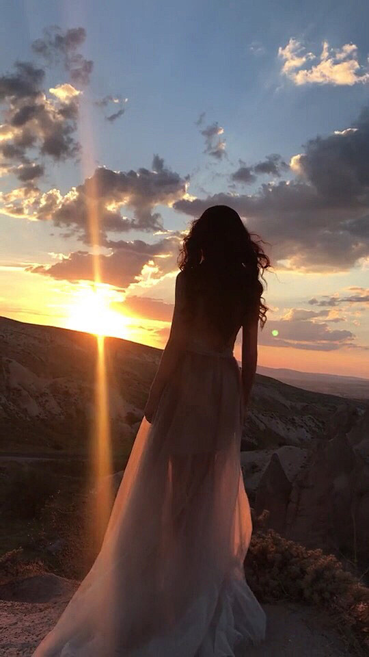 曾经,把朝朝暮暮当作天长地久,把缱绻一时当作