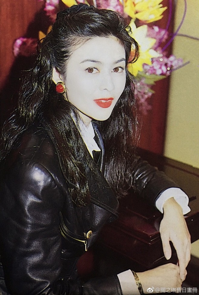 关之琳身材和皮肤真是一绝,陈红的五官也是一