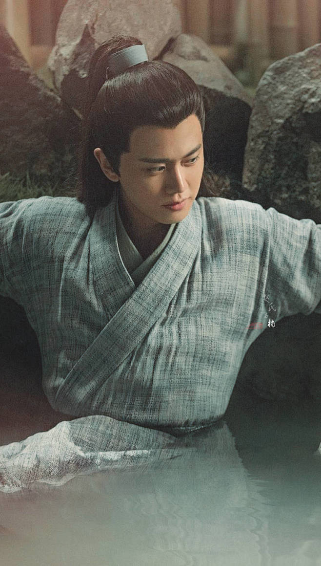 任嘉伦