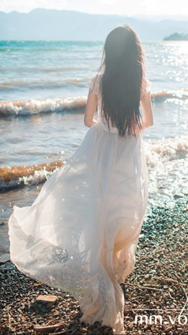 我的收藏―海边长裙美女