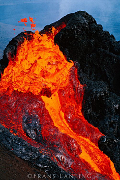 看是黑色彩虹采集到火山 岩浆