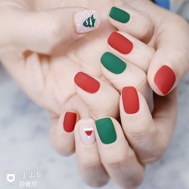 方圆形红色绿色圣诞磨砂美甲图片