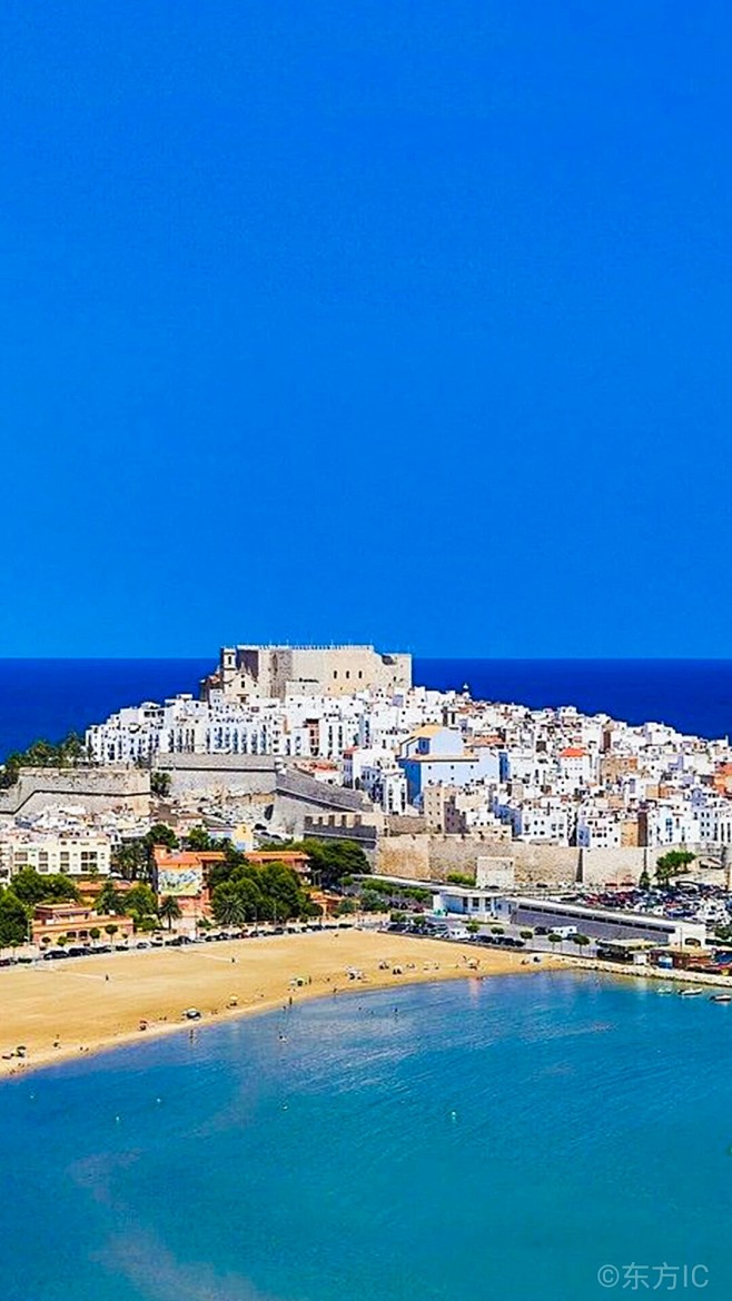 西班牙的地中海风情绚丽,有着十分优越的旅游