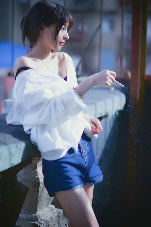 侧面美女