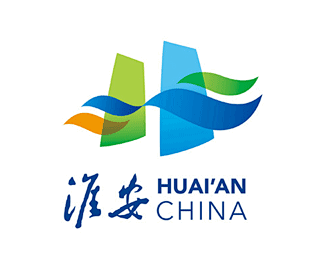 淮安市城市标志是以淮安汉语拼音首写字母h为原型以船帆和波浪为主要