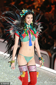 top 组图:刘雯奚梦瑶何穗雎晓雯征战维密秀 : 2016维密内衣秀举行