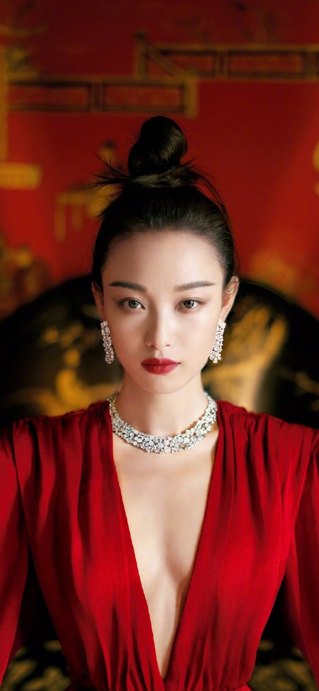 【倪妮时尚大片出炉 温柔有气场】壁纸 明星 美女 女神 妆容 写真