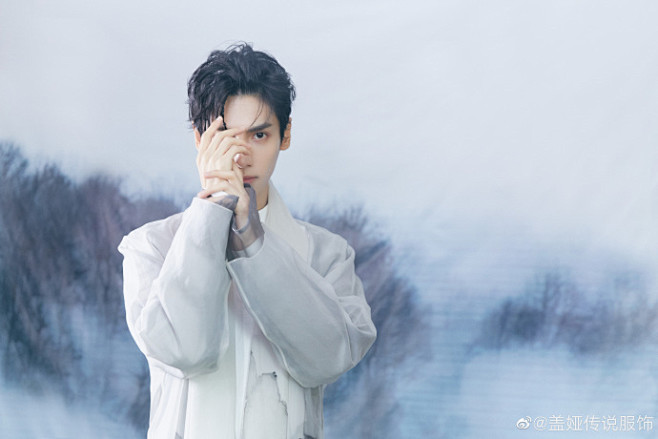 罗云熙超话 查收今日份的绝美水墨画罗云熙小