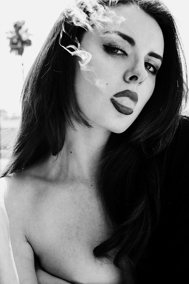 愿中国青年都摆脱冷气,只是向上走,不必听自暴