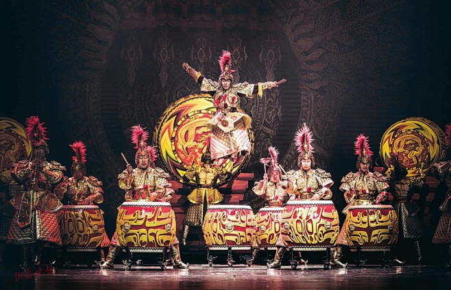 击鼓男子古代士兵