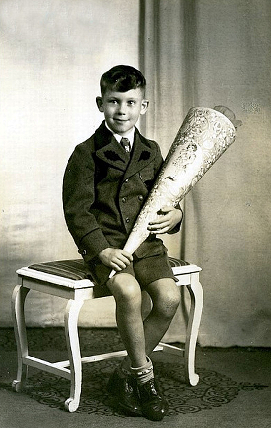 【旧照片】1900年左右,德国校服,那么问题来了