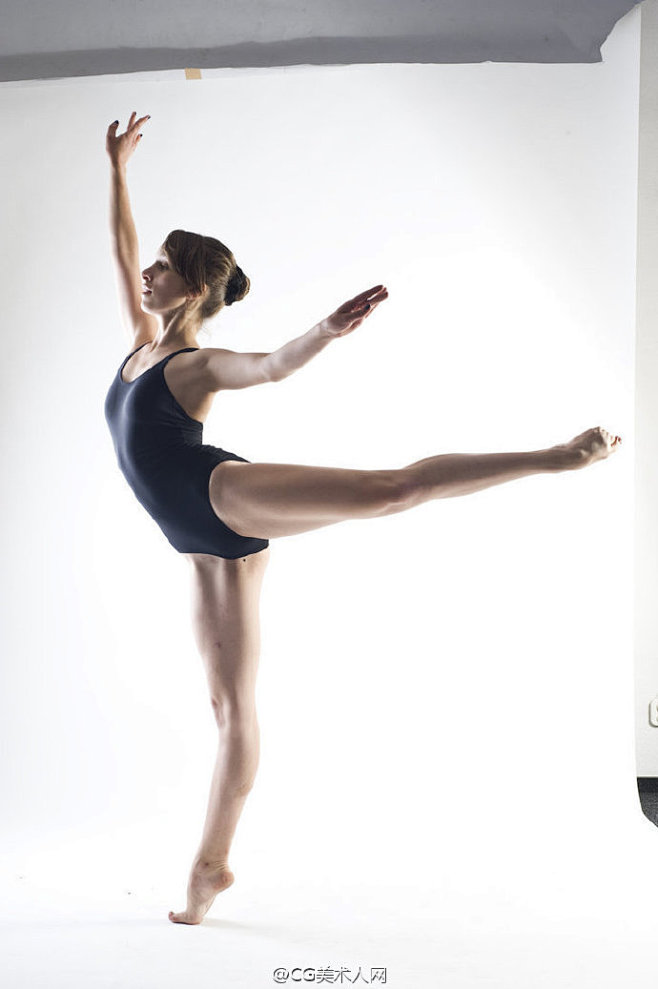 绘画参考素材优美的女性舞蹈姿势参考