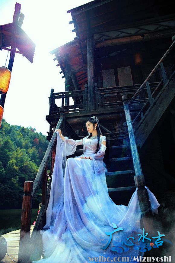 林青霞东方不败同人Cosplay原创天山童姥巫行