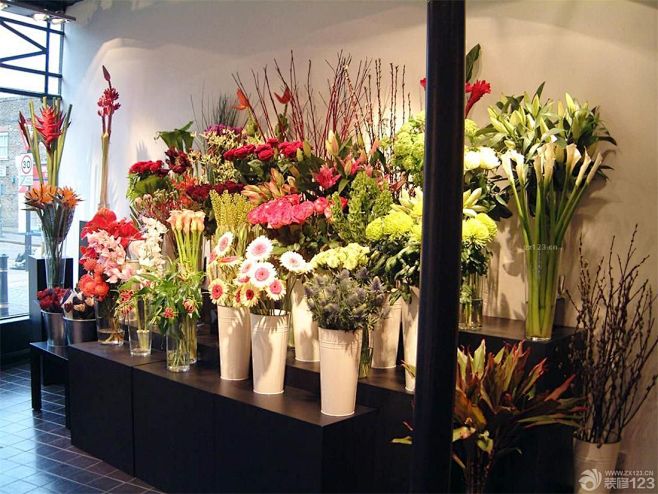 简约鲜花花店白色墙面装修效果