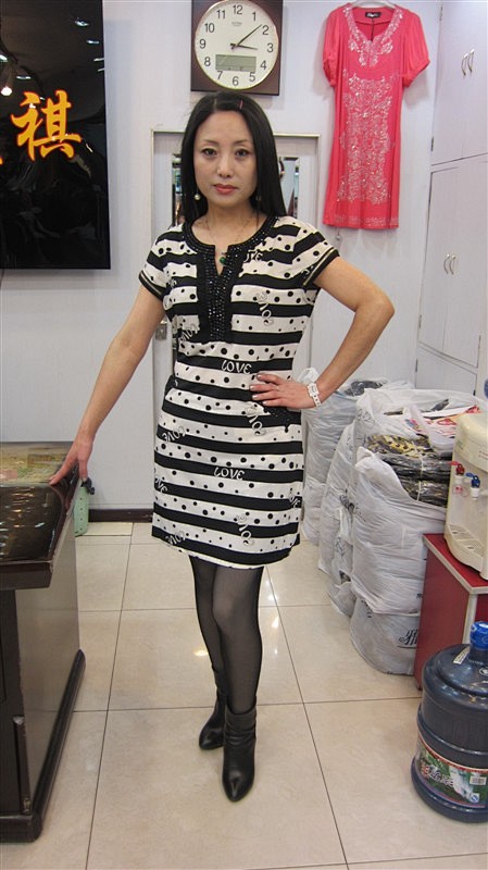 小蜗牛熟女830集100张照片精华帖看得出这个美熟妇已经48岁了吗熟女吧