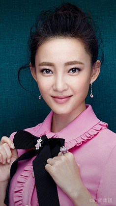 洛云汐采集到美女明星~写真代言